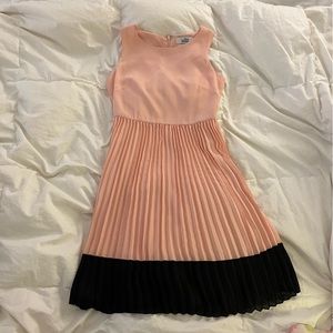Belle Badgley Mischka blush and black dress pleated EUC